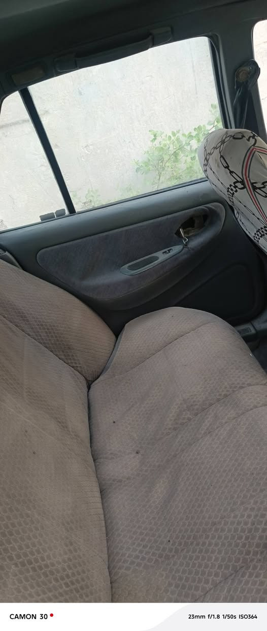 السلام عليكم دايو فراشه ٩٦ محرك مفتوح جديد لا صرف ولا بخار  كير عادي جديد حد اديه  نضيفه رقم نجف الماني شرط التحويل مالكها بالنجف كهربائيا كلها شغاله 
سياره خدمه ومال عمل سعرها 12 ورقه 12 ورقه قفل 
*********** اتصال

***********واتساب
