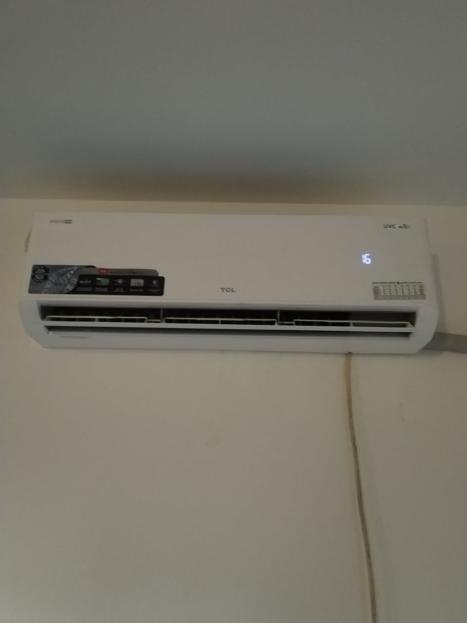 #تجهيز_تنصيب_صيانه
تم تجهيز وتنصيب تلث سبالت Tcl انفرتر  واحد طن في مجمع ايادي العدل 
الفني حسين 
*********** واتساب
