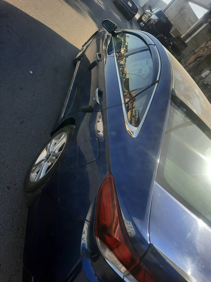 سوناته موديل ١٨ امريكي بيه جاملغ امامي وربع من الباب مصبوغات جهت السايق محرك كير جاهزه رقم بغداد بسمي شرط التحويل مكاني بغداد *********** بغداد, العراق
