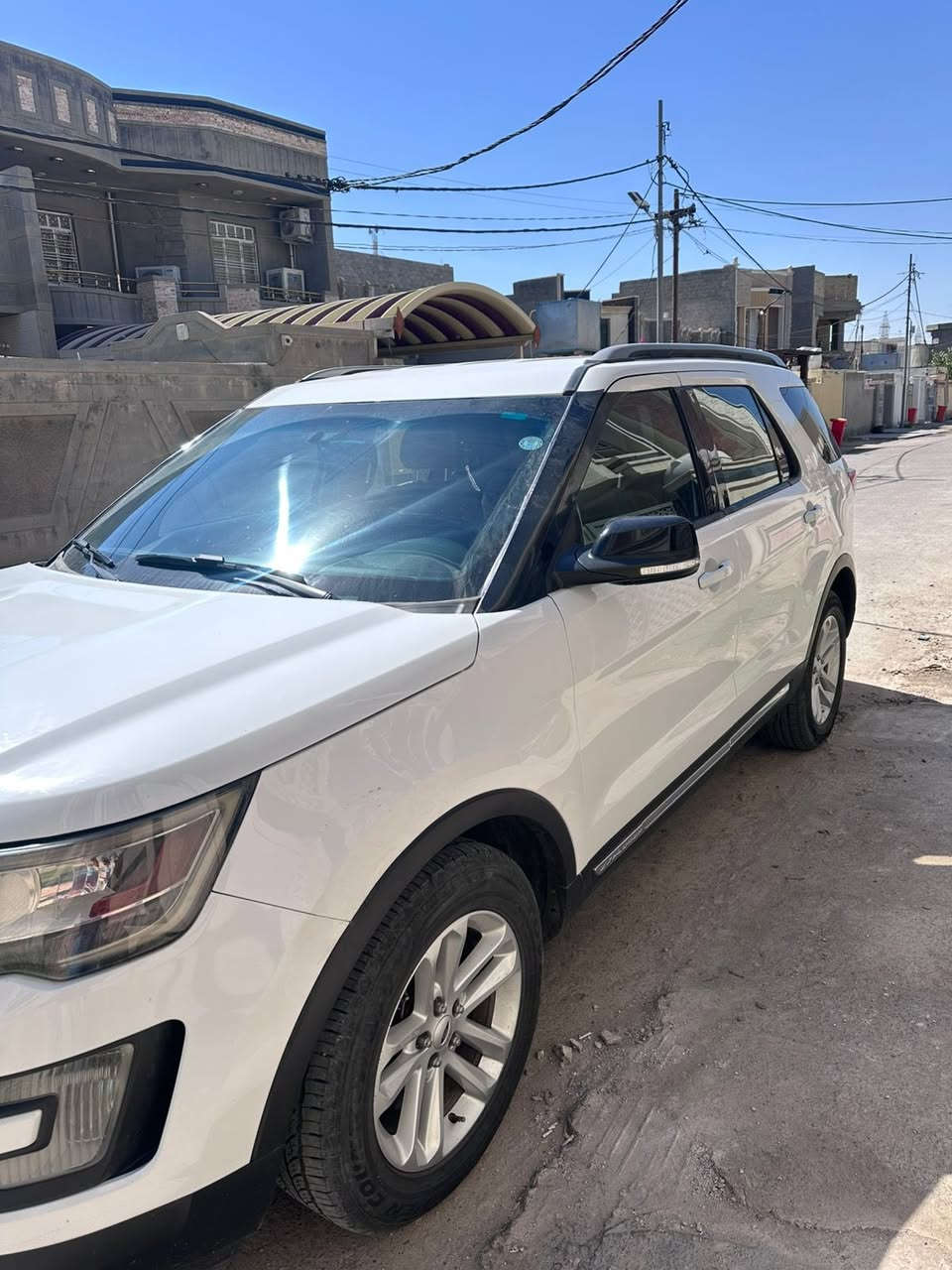 فورد اكسبلور موديل ٢٠١٧ xlt
المواصفات : 
-شاشه كبيره لمس 
-جي بي اس وتحديد المواقع
-نظام كار بلاي 
- بصمه تشغيل وابواب 
- كراسي فول كهرباء 
- تحكمات ستيرن 
- نظام تحديد السرعة 
- نظام تبريد مركزي 
- ٧ راكب 
- محرك ٤ سلندر تيربو 
- صندوق كهربائي 
-لايت ابيض ضبابي 
-رمز باب السائق 
رقم اربيل ومميز وباسمي وسنوية وهزه جديده ، حادث بسيط كلش فقط شويه من البنيد اضافة بارد بسيط 
سيارة كامله مناقصها شي گير ومحرك كفاله 
السعر ١٨٠ ورقه والشراي بي خير ويدلل 
مكانها الفلوجة 
للاستفسار : ***********
