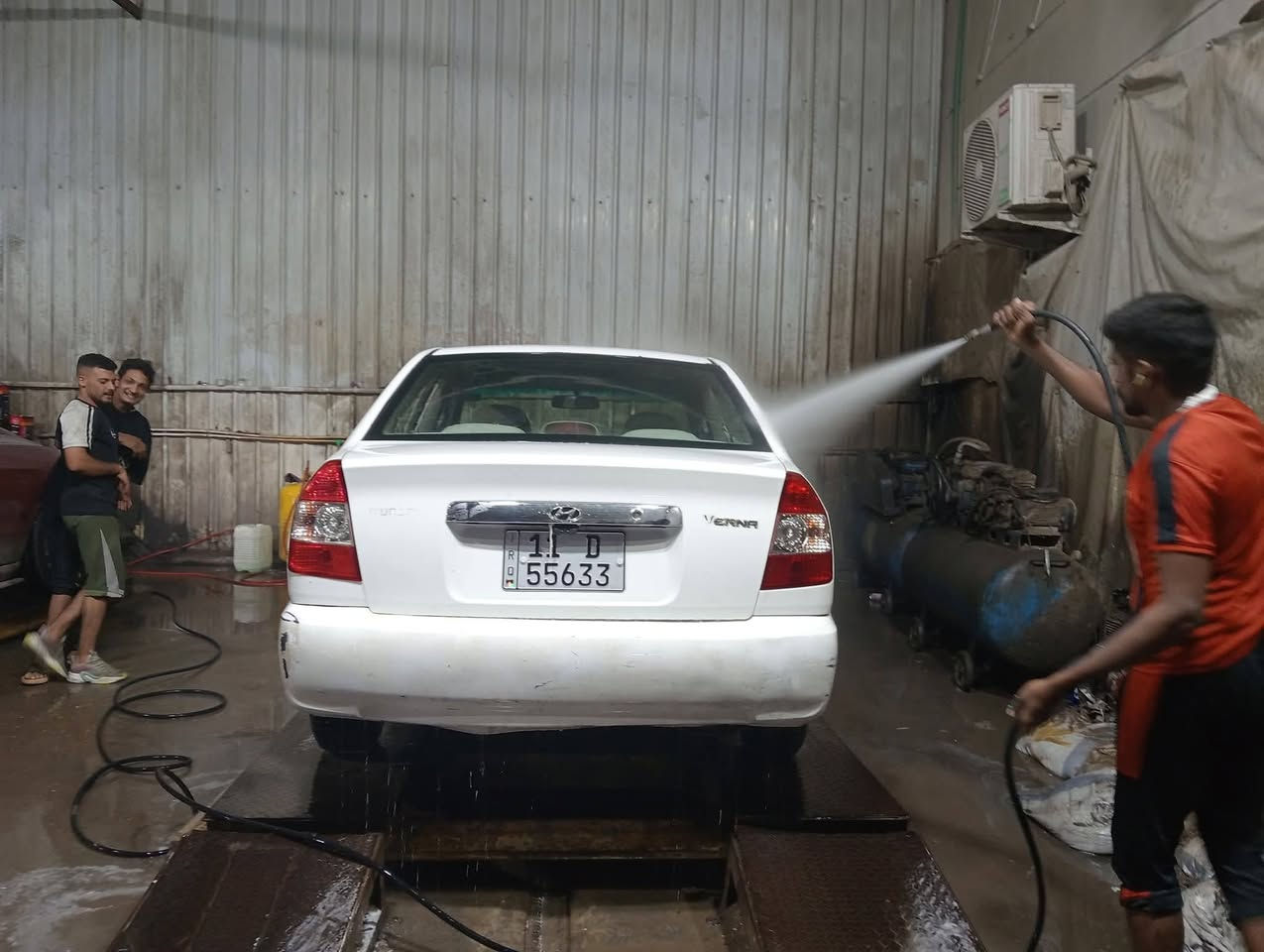 فيرنا للبيع موديل 12 ماشيه 115 الف سياره بسمي سونار موجود رقم 
*********** السعر 78
