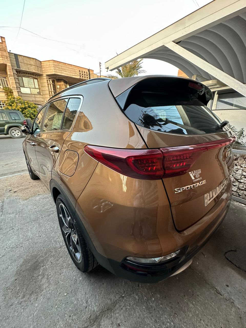 السلام عليكم
سبورتج ٢٠٢٠ اس اكس فول الفول للاخير كلشي ابالك موجود بيه
كشنات جلد وكشنين كهربا وتدفئة
تبريد كشنات وستيرن تدفئه داخل
مشمشي واسود شاشة وتحكم
ستيرن كامل مري اوتو كروس
سرعة وتحديد مسار ونقطة عميا
ورادار وتوقف ذاتي امامي وخلفي
حساسات امامية خلفية لايت زنون
وبروجكتر رباعي والبك لايت لد
وكلة بلاد طبعا بانوراما ويل ١٩ مال
جيتي لاين تخم تاير جديد محرك ٢٠٠٠
تيربو مو ١٦٠٠ ماشية ٦٩  بيه صبغ جاملغ ايمن وشوي من الباب وبيه بارد جاملغ ايسر وشوي من الباب البنيد بدون صبغ يعني السعر IV٨$ وبيه مجال
مكانة حي الجامعة شارع المركز 
للأستفسار
***********
