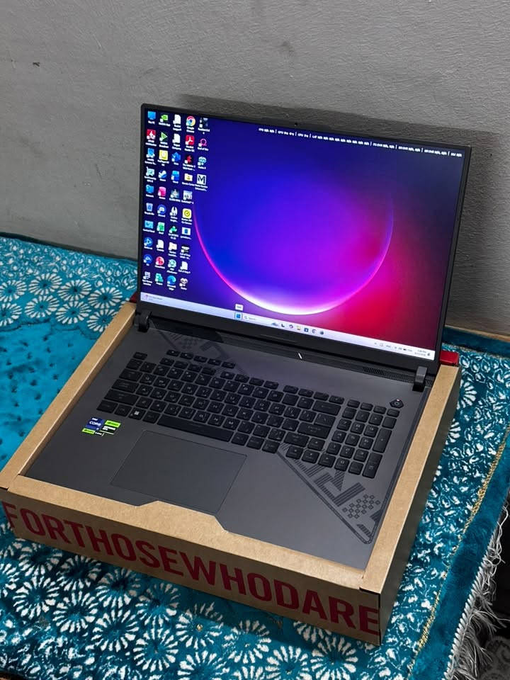 ASUS ROG Strix G18 RTX 4080 🔥

* CPU: Intel Core i9-13980HX 
* GPU: NVIDIA GeForce RTX 4080 12GB
* RAM: 32GB DDR5
* hard: 3 TB ssd 🔴
* Display: 18” QHD+ (2560×1600) 240Hz IP 
واتس اب 
***********
السعر :٢،٦٠٠،٠٠٠
+ جويستك gamesir استعمال بسيط سعر القطعة ٣٠  
المكان بغداد او بابل
