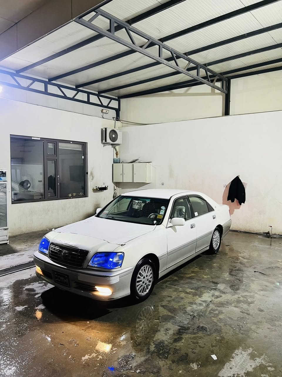 سەرەتا بەناوی خوا مەلیکە بۆفرۆشتن بڕاوە بڕاوە ٢٠٠٢ ی ڕەنگ مۆزی سەیارەکە پێش عادی و دواکریستاڵە داشبڵی ڕەقەم یەک جوانە چوار تایە و ویلی تازەی لەژێرە دەعم و لێدراویش بەس بۆنیتەکەی یەک قرچی پێوەیە شایەنی باس نیە سەیارەکە دوو دوگمەی تراکشنە مەکینە دیفۆڕی بچوکە سعری ٣٩ گەڵا و معامەلەیەکی برایانە لەسلێمانیم لەخزمەتانام ***********–***********
