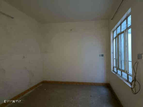 للبيع في حي الانتصار - المفتي الجديدة (100 متر)
فرصة رائعة لامتلاك منزل في حي الانتصار، منطقة المفتي الجديدة!
منزل بمساحة 100 متر  
تفاصيل المنزل:
 * غرفتان نوم
 * غرفة استقبال
 * هول واسع
 * مطبخ
 * صحيات معزولة
السعر المطلوب 48 مليون                                        السجل مفقود فقط  شغلة بسيطة اتصل وتدلل
لا تفوت الفرصة! للتفاصيل والمعاينة، اتصل على: ***********
