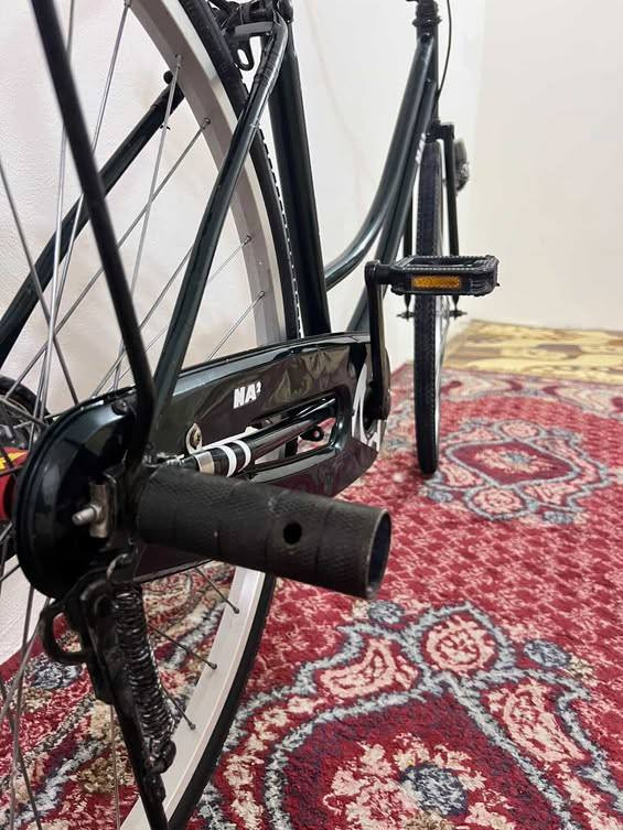 سلام عليكم
البايسكل للبيع او مراوس

مديل 16 وره وكدام 

الون زيتوني

السعر 130بي مجال حك الجيه 

لاستفسار خاص او عله الواتساب***********
