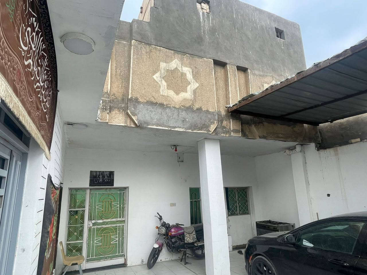 بيت للبيع طابو صرف  مساحة ٢٥٠ متر مكون من غرفتين نوم ومطبخ وصاله واستقبال وطابق علوي مكون من غرفتين ومجمع صحيات عنوان البيت الهاشميه القصبة القديمه قرب مجمع الامير خلف الشارع العام خلف بيت دكتور عادل القديم
للاستفسار: ‭٠٧٨٠ ٦١٩ ٢٧١٧‬
***********
#الجميع بيع مستعجل
