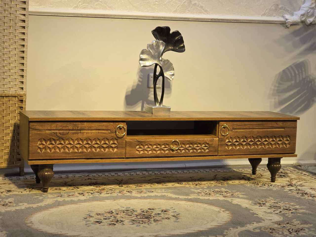 ✨ تصميم يخلي صالتك أرتب وأفخم ✨
📺 ميز بلازما عملي وأنيق
حجم أكبر + مساحة أوسع
مناسب للتلفزيونات الكبيرة 👌
📏 القياسات:
▪️ الطول: ١٦٠ سم
▪️ الارتفاع: ٤٠ سم
▪️ العمق: ٣٥ سم
💰 السعر: 75 دينار فقط 🔥
(سعر قوي مقابل القياس 👌)
🚚 التوصيل مجاني:
✔️ داخل بغداد
✔️ جميع المحافظات بغداد, العراق


**إذا كنت صاحب هذا الإعلان وتريد حذفه لأي سبب، رجاءا أرسل رسالة إلى الدعم الفني**