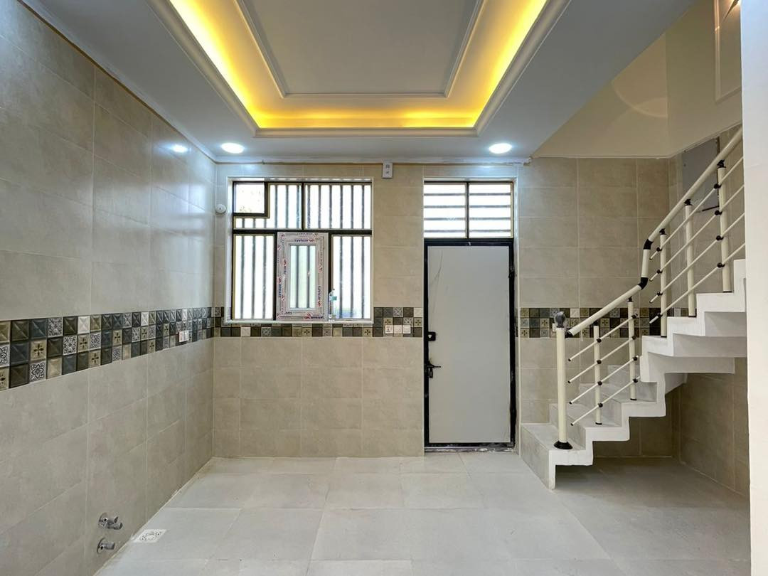 #جديد مكتب اياد للعقار النجف الأشرف 
#للبيع دار تؤام كل دار 50م طابقين  شارع 10وساحه  الواجه5نزال 10 بيع او مراوس 
#موقع راقي ومثالي للسكن شارع 10وساحه  عندك عروض سكني او تجاري مراوس مراسله على وساب 
#النجف #
بناء حديث هندسي ، احدث التصاميم العصرية vip اشراف وتنفيذ البناء كادر VIP 
سارع الاتصال سعر جداً مناسب جيد ***********/***********
 #مكتب_اياد  _للعقار  #بيع #شراء #عقارات
