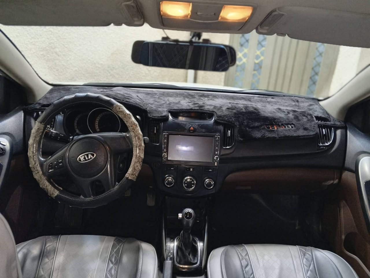 السلام عليكم 
كيا سيراتو موديل 11 
السياره ماشيه 225 الف
سنويه لل28 بإسمي
رقم بغداد هزه جديده
كير محرك مكفولات
السياره نضيفه ومرتبه مناقصه شي السونار موجود بالمنشور
عارضه 103 مجال بصيط 
تفاصيل اكثر الاتصال *********** 
مكان السياره صلاح الدين قضاء الدجيل
