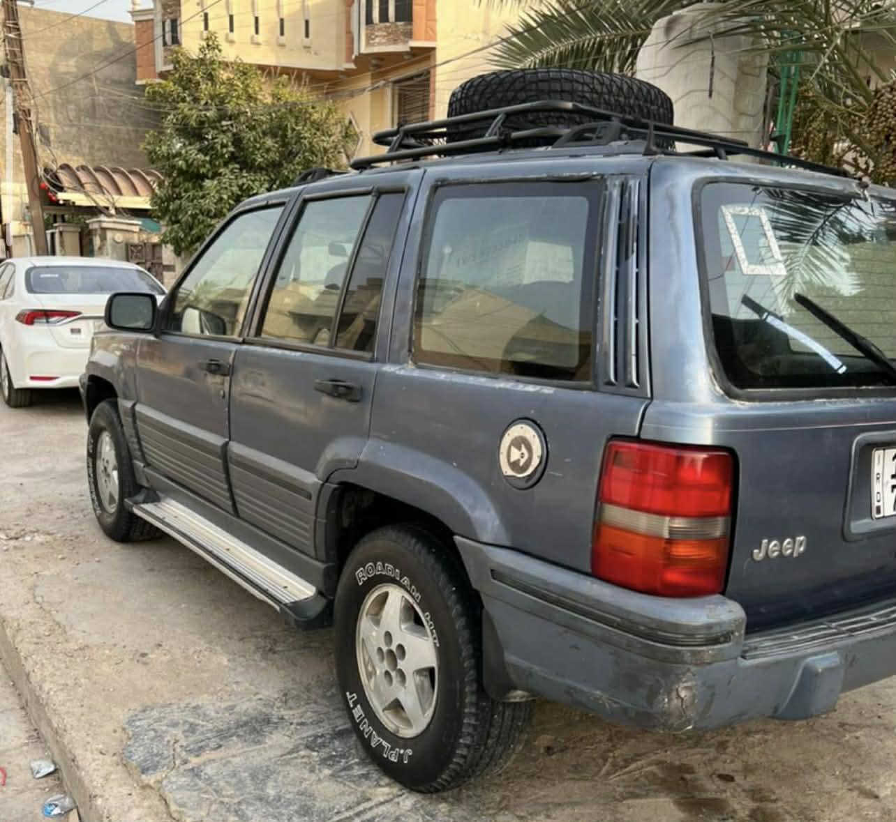 شيروكي 95
محرك كير بطه رقم بغداد انكليزي سياره حلوه نواقصها بسيطه سعرها 47 
مكاني بغداد حسينيه ال راشديه 
***********
مراوس هم ترهم
