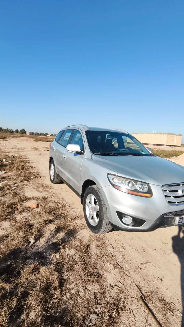 السلام عليكم سنتافي2012البيع
متومه رقم شمالي طبق الاصل على رقم شاصي
شرط حاسبه حصت كاز بكل المحافظات
فول عده الفتحه 7راكب مقاعد جلد تدفئة تبريد 
مقعد السائق كهربائي محرك كاز بلادي مودات قياده 
حداديه جديده 
تخم تاير جديد
السعر 55وبيه مجال 
***********
