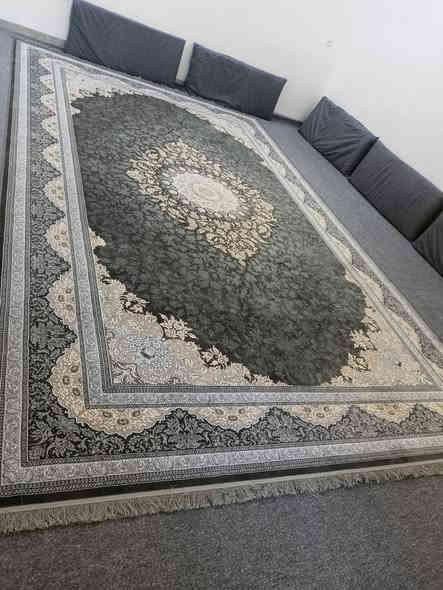 دوو فەڕشی ئێرانی ۷۰۰ شانە لۆک لۆک تراکوومی زۆۆر بەرزە لە فەڕشی دیوەخان کڕاون هەر تاکێک ۳ بە ٥ تازە کڕدراون تاکێکی هیچ ڕانەخراوە بەس بۆ ڕسم ڕامانخستوە یەک تاکیان مانگێک ڕاخراوە هەردووک ملیۆنێک وو سەت  هەزاریان پێدراوە دەیفرۆشێتەوە بە ۷٦۰ معامەلە لە ڕانیە ***********
