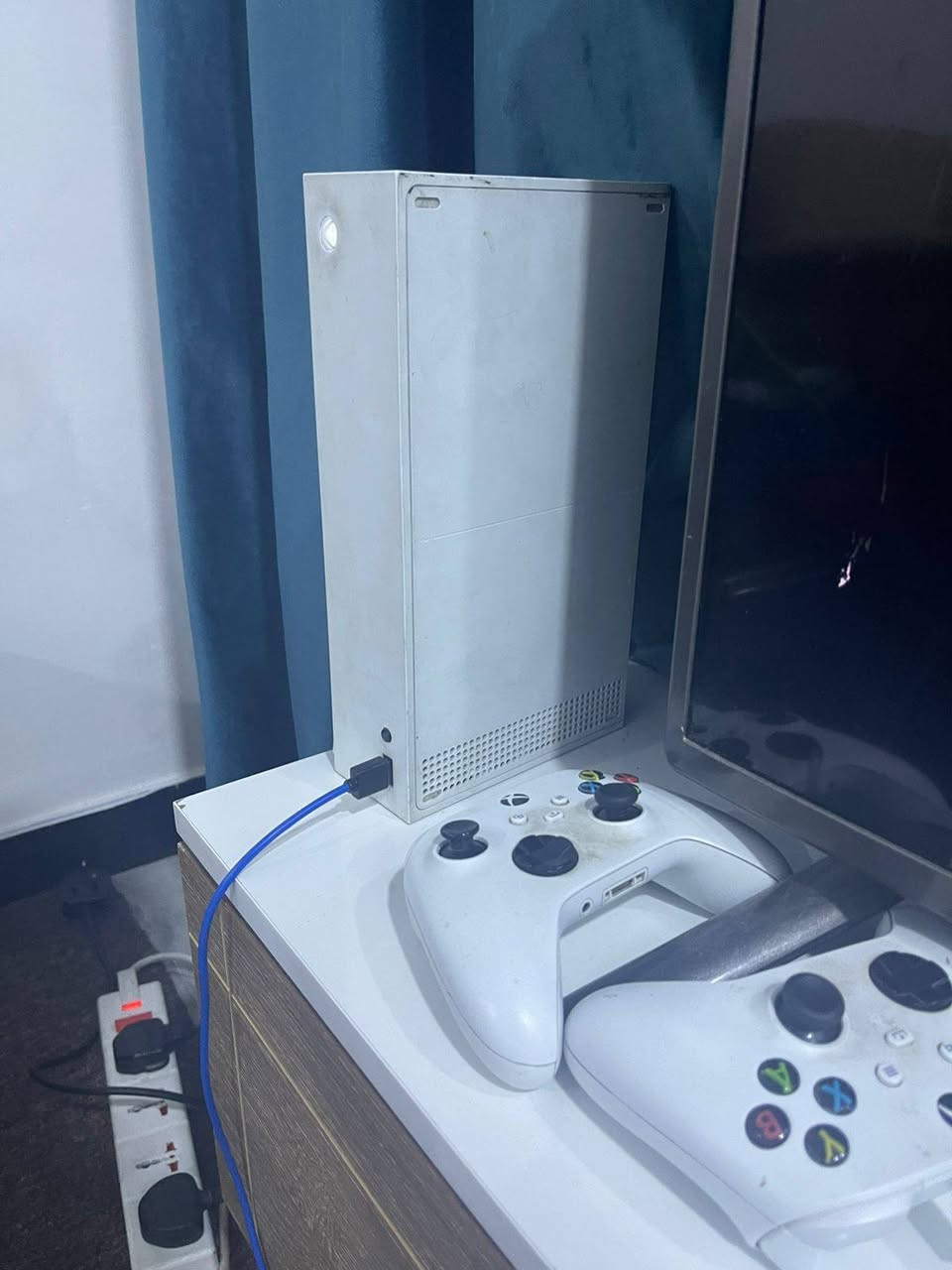 اكسبكس سيرس أكس يدات ثنين مع فيفا مع حساب فيفا السعر 380 وبي مجال عنوان حي لجهاد
التواصل ***********
