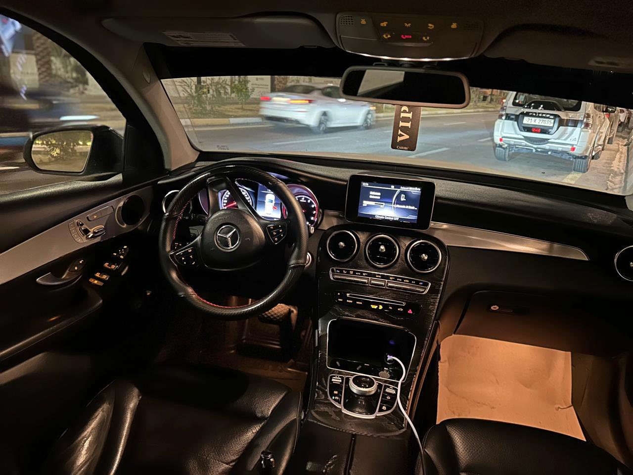 سلام عليكم
للبيع او مراوس مع الماني حصراً

مارسيدس GLC300

موديل 19

فوول مواصفات 

رقم بغداد تحويل مباشر 

هزه وفحص جديد 

السياره داخل جلد

كشنات كهرباء

بانوراما

رادارات جانبيه خلفيه

السياره فوول اخوان 

السياره وارد امريكي 

السونار مرفق مع الصور 

بيه صبغ بنيد 

عليها كت AMG

ماشيه خمسينات 

صورة السونار مع المنشور

مكانه بغداد

السعر ب268$ ورقه وبيه مجال بسيط

واي استفسار اني حاضر 

***********

***********

( محمد الصعب )
