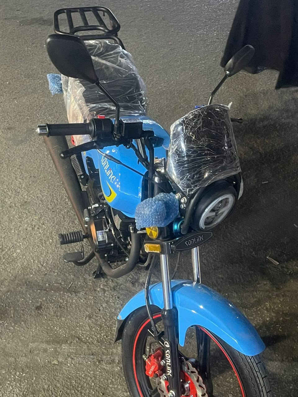 ماكس مضلع حديث موديل 2025نازله بشهر ١١ قيمها بل يرضي الله واخذها درجه ع وضع لوكاله ماشيه شي قليل متواجد واتساب هاذة رقمي*********** مكاني بغداد العطيفيه
