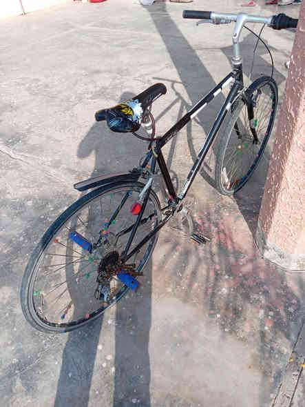 بايسكل رياضي للبيع بس تبدل عكرب وتاير الأمامي
السعر ٦٥الف بي مجال بسيط
الرقم الهاتف ***********
