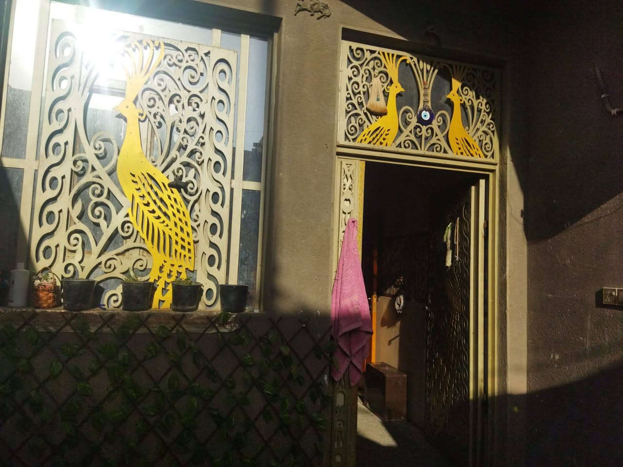 للبيع دار سكن سند 25 اقرار محكمة بناء حديث 
العنوان منطقة الغسل - زراعي ابو الهيل 
التفاصيل 
المساحة 138 م 
الواجهة ٩ م النزال ١٥ م 
يحتوي على ( غرفتين براني صالة مطبخ صحيات داخلية وخارجية) 
السعر 💵 80 وقابل للتفاوض 
للاستفسار ☎️ *********** واتساب 📞
مكتب التيسير للعقارات - ام العصافير مقابل جامع الزهراء ع
