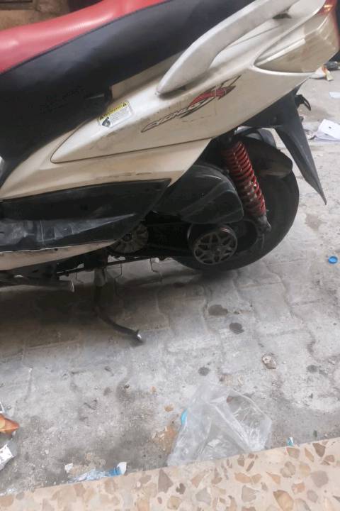 دراجه سكنس فحل كفاله عامه مكينه ممفتوحه كلجات رياضي دراجه نضيفه وأي نقص ما بيها  ناقصه بس غسل عنواني بغداد منطقه الكفاح سعرها 700 رقم الهاتف ***********
