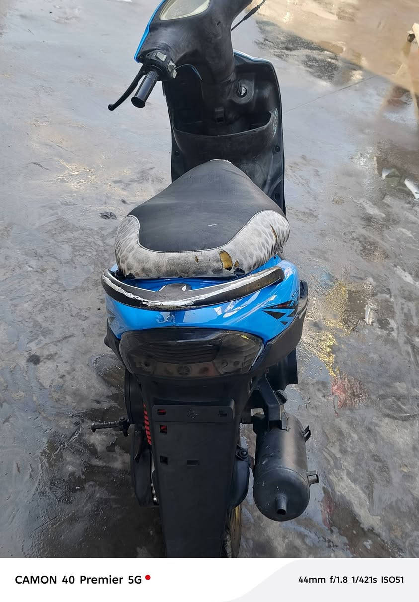 سلام وعليكم
ماكس عدله الدراجه نضيفه بوشه بلادي 
 مفتوحه شوكت ما تجي نكره سلف مكاني البياع 
***********
