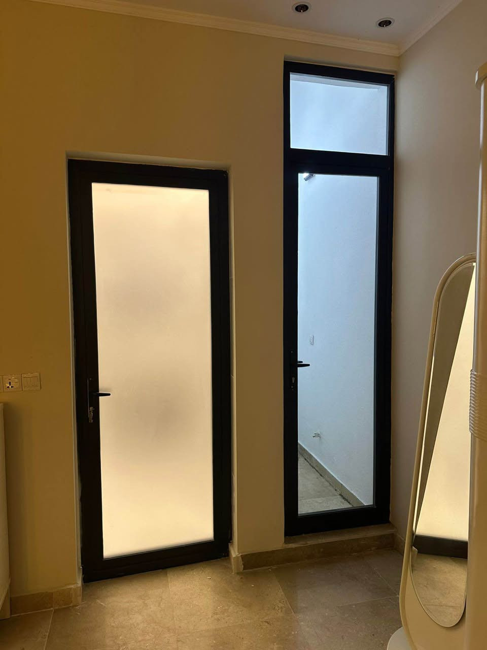 ابو هاجر لكافه اعمال الالمنيوم شغل درجه اولى وبي ضمان للأستفسار راسل او اتصل
*********** بغداد, العراق
