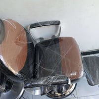 كرسي حلاقه للبيع شغال صاعد نازل جاك ظهر يشتغل عنوان بغداد مدينه الصدر ...