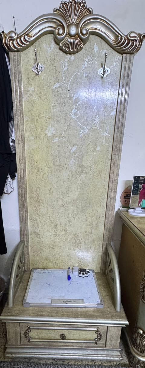 غرفه نوم تركي مستعمله بحاله جيده ب350 الف التواصل ع الخاص اوع الرقم ‭0773 371 1897‬
