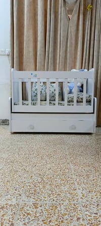 سرير اطفال • للبيع • قابل تفاوض