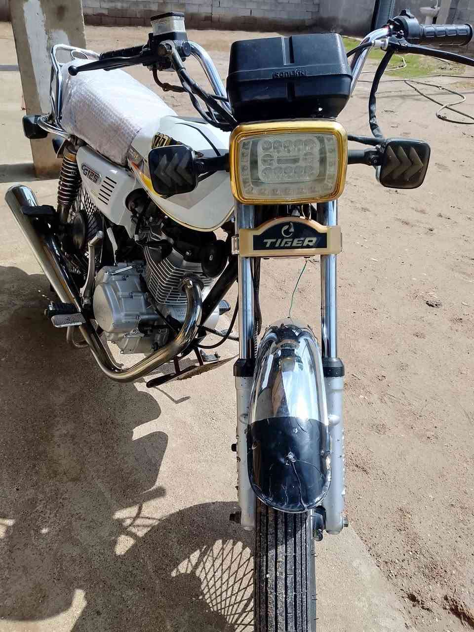 سلام عليكم تايكر لبيع 23 مكفوله كفاله عامه
دراجه أحله من الصور اوراق اصوليه 
*********** مامتواجد عله الفيس
