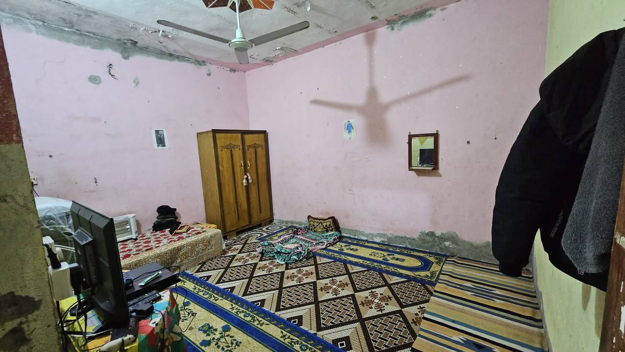 دار البيع في ميسان حي الزيوت مساحه 200متر رقم صاحب الدار ***********
