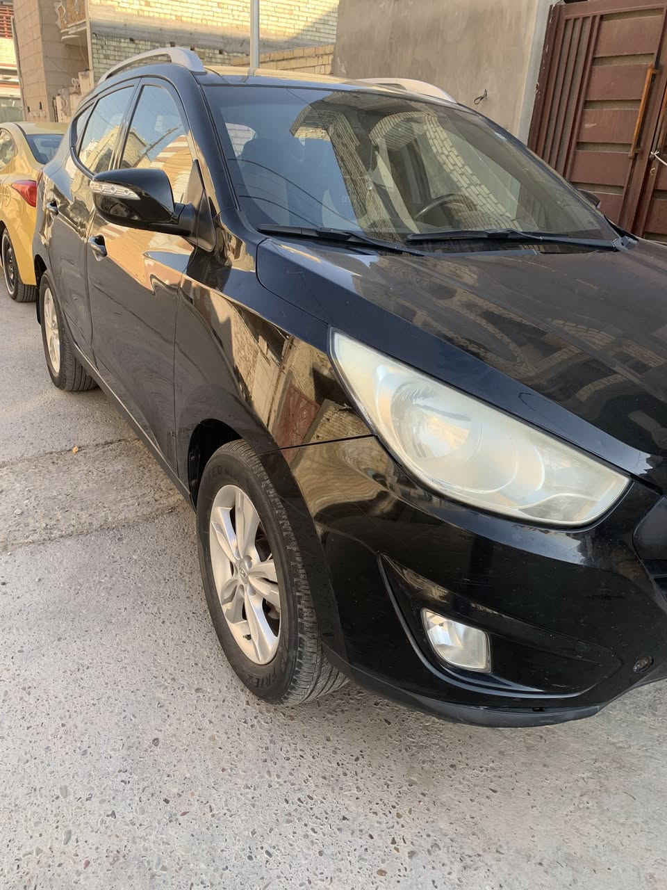 سلام عليكم توسان مديل 11/ بنرامه خليجيه صبغ باب خلفي وجاملغ بدون دواخل رقم سليمانيه رقم وهزه جديده بسمي السياره السعر 125 مكاني الشعب ***********
