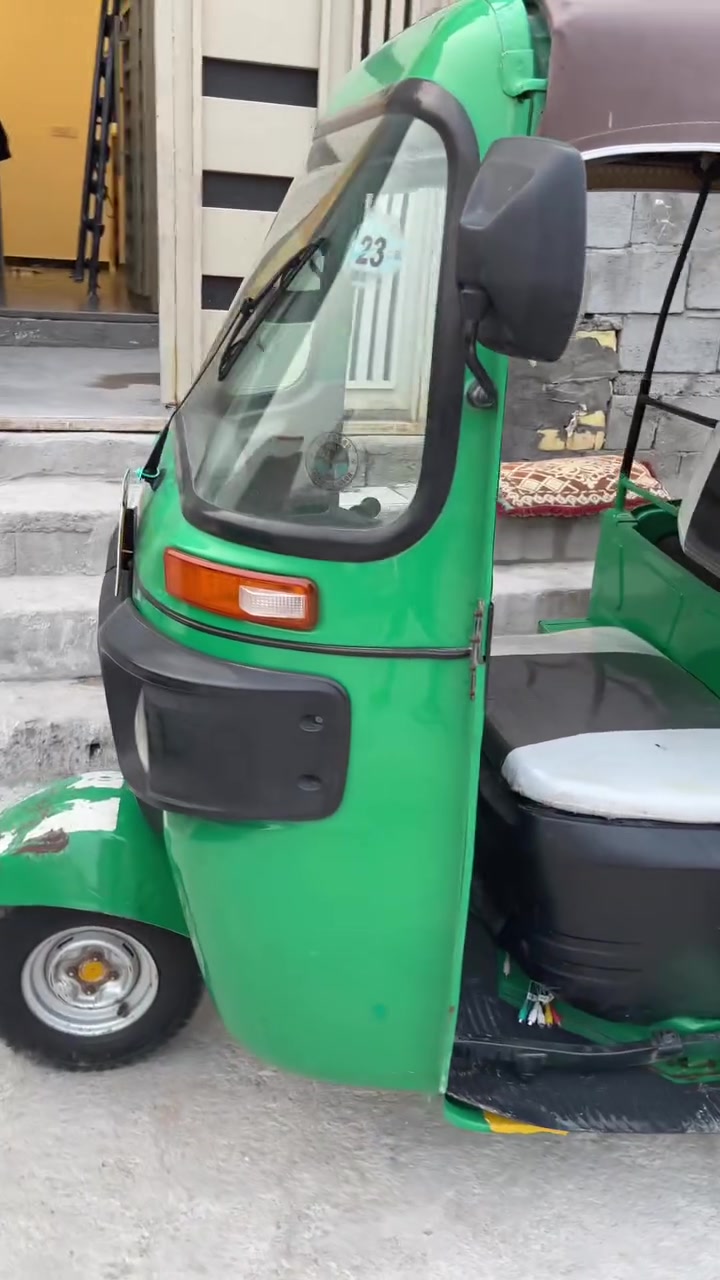 تكتك مضلع رقم وسنويه نكليزي بيه بس كاغد بلغد والباقي كفاله سعره 9500وبيه مجال حك جيه ***********وتساب فقط
