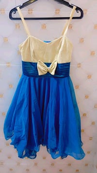 فساتين مناسبات نضيفات ومرتبات القطعه عل 15وبيه مجال