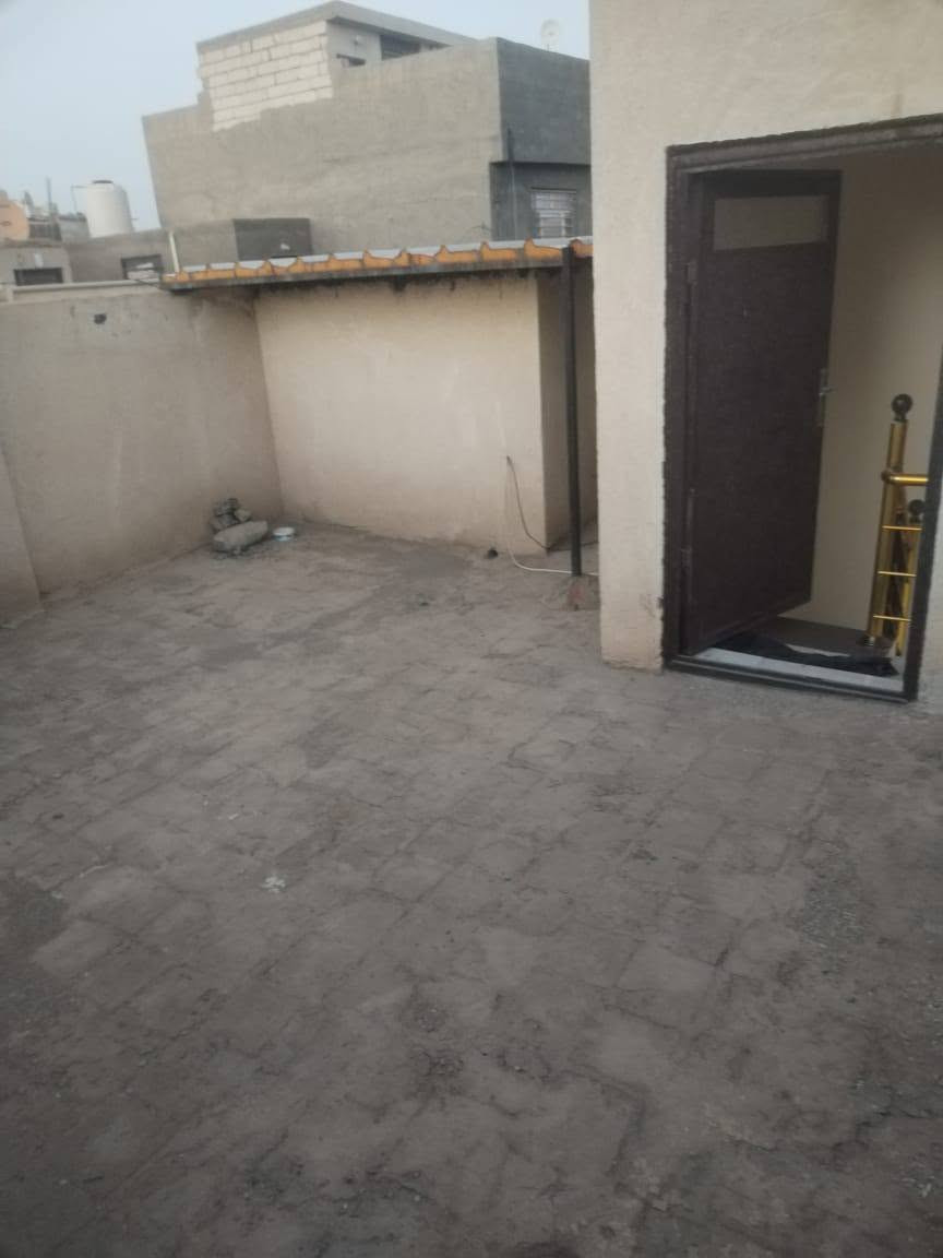 بيت للبيع موثث الروضتين شارع يتجر بزياره .....تواصل على رقم @إشارة للبيع  زريف سعر بلاش ((140مليون ))مع المجال القليل ....موقع ممتاز مشي الامام قريب للإمام الحسين ع طابقين مساحته ((40متر ))جديد  مواثث ركن ع شارعين طابو سند25 بمنطقةلروظتين  شارعه عرظه 12 متر بيت فره وبلعافيه ع ياخذه بيت جديد غرفه +وصحيات+ فوك وغرفه +وصحيات+
 جوه......
‏‪***********‬‏
تواصل وأتساب 
مندوبه ضحى احمد عقارات كربلاء 
@إشارة
