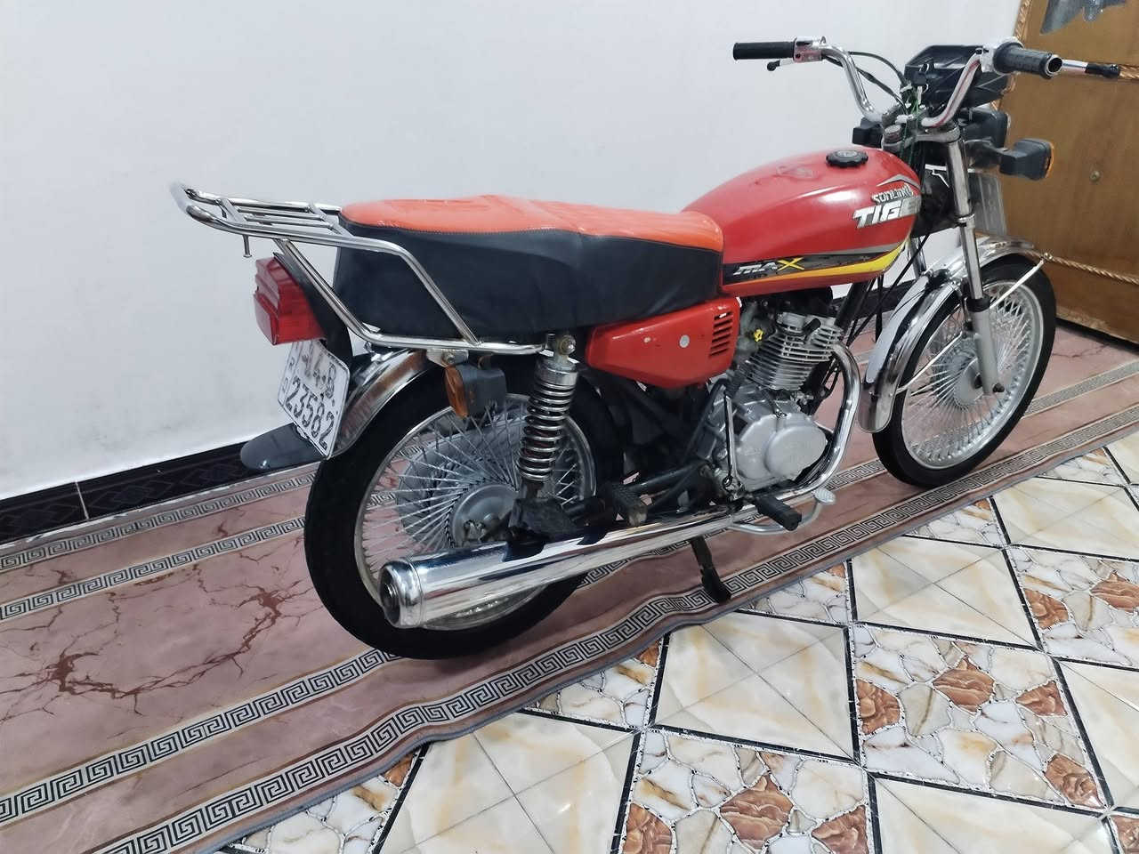 دراجه تايكر للبيع رقم وسنويه موديل 21 جديده كلش كهربائيات كله شغاله تحويل تاني يوم السعر مليون و 550 )  1550 ) وبيه مجال قليل مكاني بالزبير الشراي يتصل ***********
