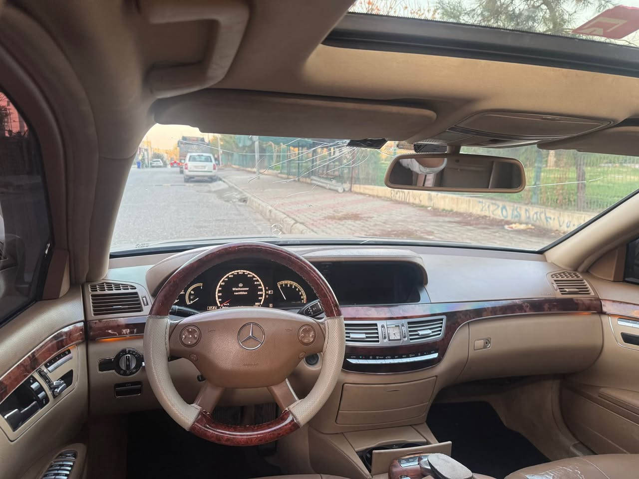 مارديس ئيس ٥٥٠)ساغه سه ياره كه زورزور خاوينه گير مه كينه ته بريد كاره بايي ده بله كاني هه موگياني به شه رت هه تا بليي سه ياره كي خوشه نيزامي گزوزي هه يه هه موگياني به شه ر ده ده م بي ده عمه بي ليدرانه ته نها يه ك پارچه يي سبوغه چوار تايه و ويلي نويي له سه ره به شه رتي دارو به ردي ده فروشم سعري ٧٩وه ره قه و مه جاله كي زوور كه م ژماره *********** أربيل, العراق
