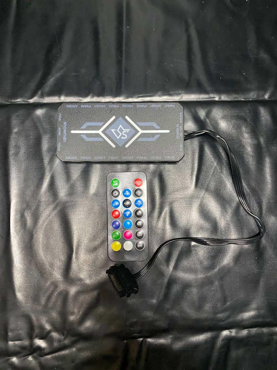 السلام عليكم شباب للمحتاج غراض pc باسعار مناسبه موجوده عندي ويوجد توصيل لكل محافظات العراق 
——————————————————————————
يتوفر كومبو 
مذربورد x99 p4 + معالج intel xeon E5 2650 v4
اذا كرت شاشه مضبوط وياه مثل 1060 او 1650 ينطيك فريمات 100 ثابت سعر المذربورد والمعالج 45 مع التوصيل 
——————————————————————————
كيس + 6 فانات + هاب 10 منافذ
بسعر 65 الف مع التوصيل
——————————————————————————
هاردات 
اكو SSD 128g بي نضام ويندوز 10 برو للمحتاج نضام للpc
سعره 35 مع التوصيل
واكو ssd128 فارغ ع الفحص شغال ومبي اشكال
سعره 25 مع التوصيل
ويوجد هارد خارجي hdd 2 تيرا سعره 20 الف مع التوصيل
——————————————————————————
كاسر صوت مع مايك احترافي صوت نقي وواضح 
كامل ملحقاته سعره 30 مع التوصيل 
——————————————————————————
كيبورد ميكانيكي raven RGBوزن ثقيل وحجم صغير 
سعره 35 مع التوصيل جديد لوك ستيكر
——————————————————————————
سبيكرات صوت RGB الوان متغيره صوت نقي وواضح على الفحص سعر 20 مع التوصيل 
——————————————————————————
اضاءه + شاحنه ايفون ماك +سبيكرات صوت عدد ثنين 
سعر 20 مع التوصيل على الفحص
——————————————————————————
اضاءه للسيت اب متعدده الالوان من الشمسي الى الابيض الثلجي على الفحص جديده سعر 15 مع التوصيل
——————————————————————————
طبعا الاسعار قابله للتفاوض والي محتاج يجي وماقصر ويا بيه خير ويدلل لليحب يتواصل ويحجز قطعه على الخاص او الواتساب *********** 
والي ياخذ مثلا كميه احسبهن بسعر حلو اله 👍❤️.
