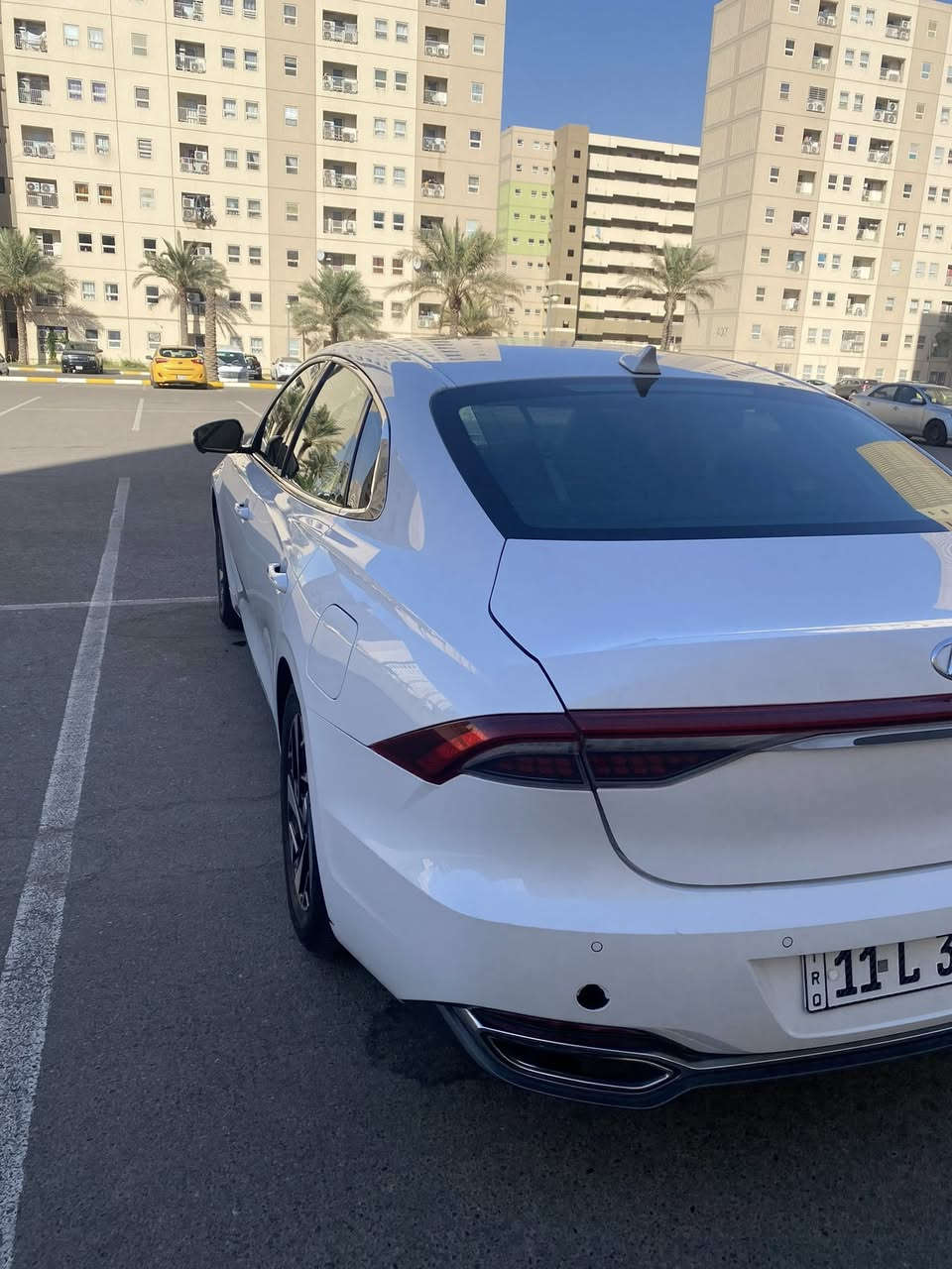 ازيرة موديل ٢٠٢٢هايبرد وارد كوري حادث جاملغ ضربة بالصندوق خفيفة للبيع او مراوس ***********
