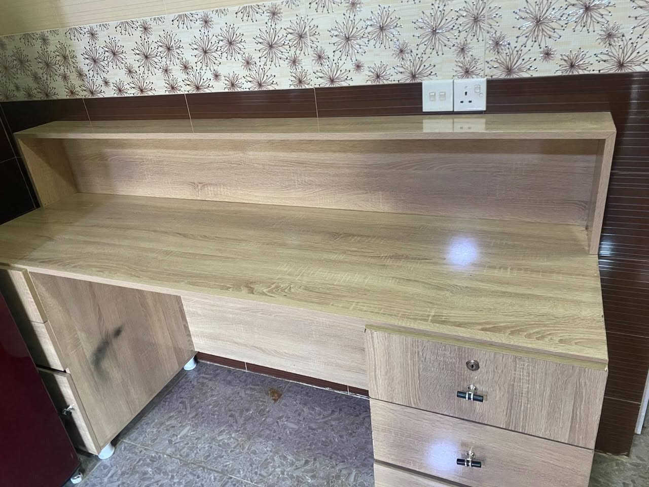 ميز حسابات محل  مستخدم شهر
رقم  ***********
السعر175
