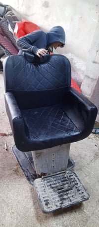 صالون آدم • ديكورات مجوز ومفرد • كراسي حلاقة هيدروليك