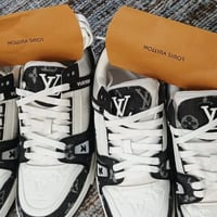 لويس فيتون • احذية • مقاس ٤٢-٤٤