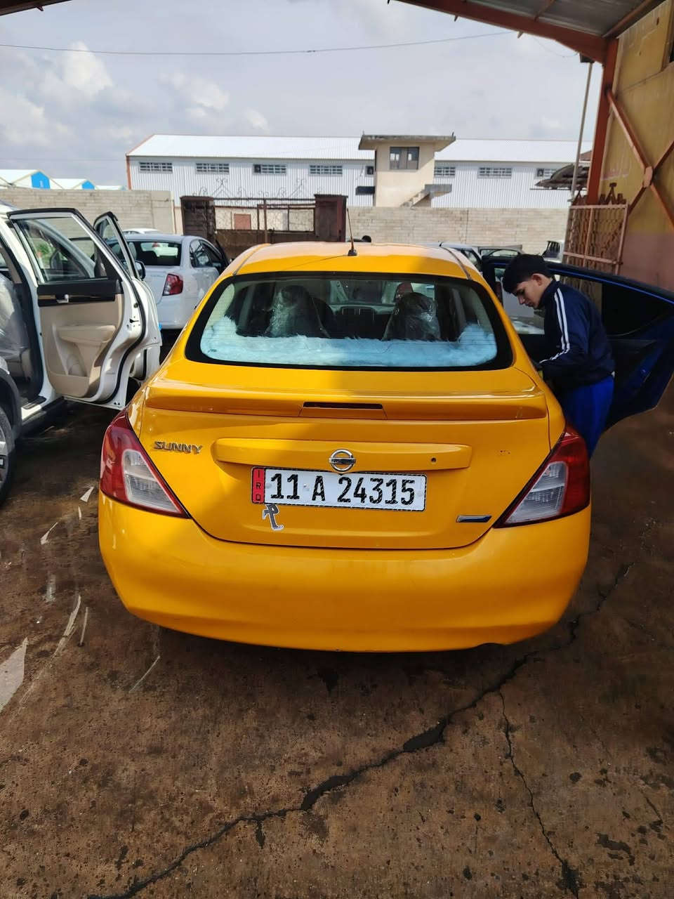 نيسان فيرسا 2014
سيارة باسمي 
كابون ماستر 
هيه غرامات صفر 
السعر 75
وبيها مجال 
***********
