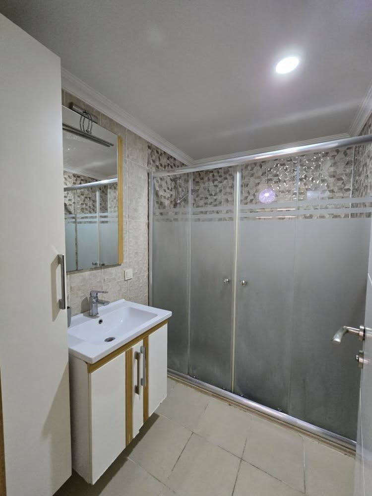 شقة الايجار في رويا تاورز غرفة و صالة مؤثث مساحة ٨٥ طابق ٦ 
*********** أربيل, العراق
