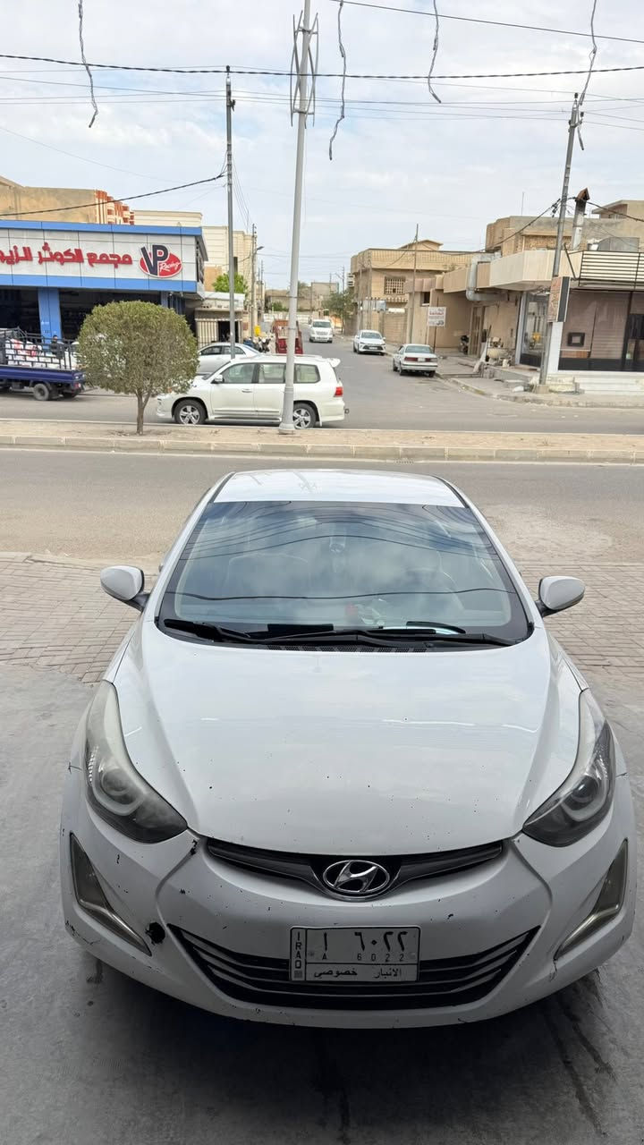 2012 خليجي 
محرك ١٦٠٠ 
ضررها قطعتين
*********** 
السعر 90 و بيها مجال بسيط

