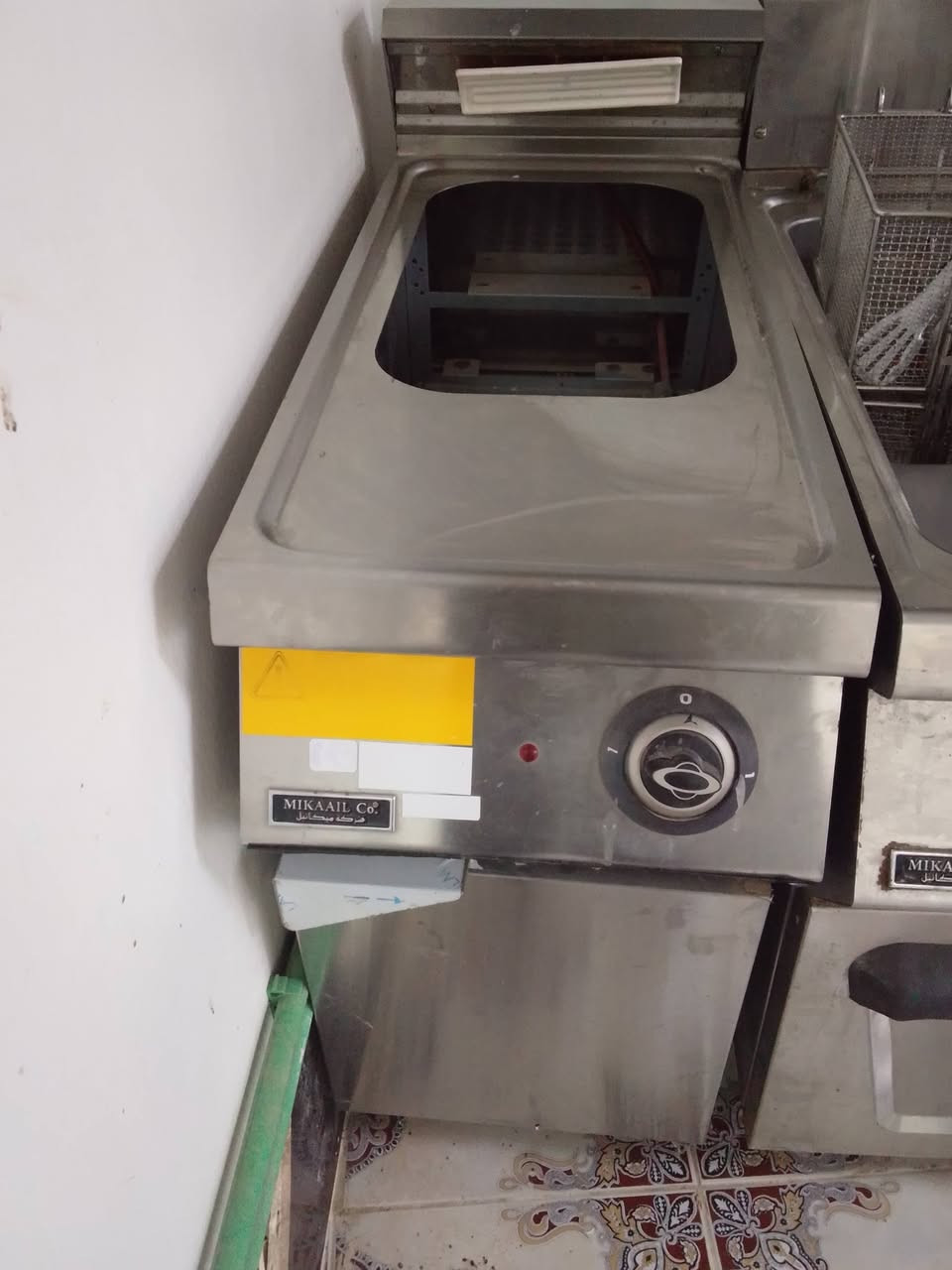 غراظ مطعم للبيع استخدام قليل سعر مناسب ديالى بعقوبة ‭***********
