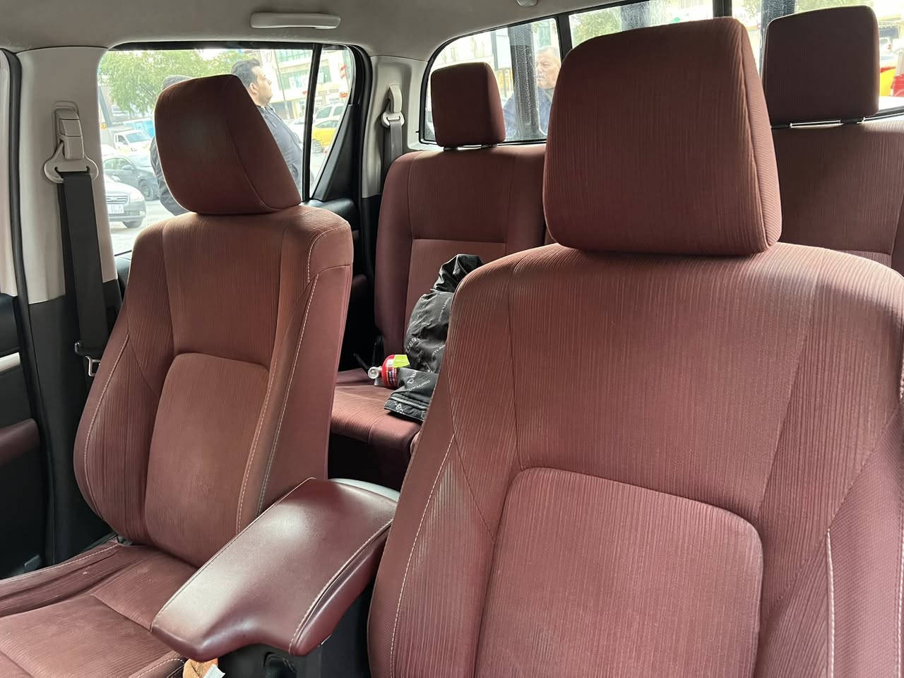 تويوتا 2019 ابيض رقم بغداد 
سنويه وهزه جديده كويتي ماشيه 113 الف بسمي على وضع الشركه السعر 245 وبيه مجال بسيط  ***********
