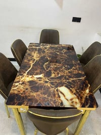 ميز طعام • للبيع • الدوره