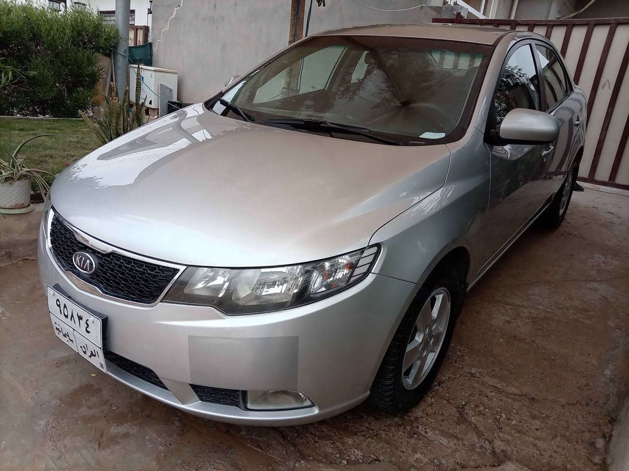 سیراتو مودیل 2011
گێر عادی ٣ بارجە  سبوخ بى ناو گردن 
گێڕو مکینە بە شە رت 
شە رت تحویل 
بو زانیاری زیاتر بە یوە ندی بکه 
م/***********
نرخی /٩٢ کە مێ معامە لە. كيفري, ديالى
