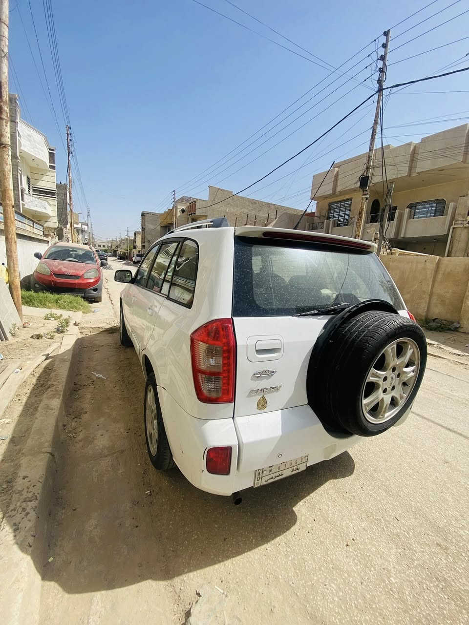 2000 تيكو 2015
ماشية 140 ألف، السيارة على إيد صاحبها الشرعي الثاني، ماخوذة وهي ماشية 50 ألف.
السيارة تنگر سلف وتطلع وين متريد، وما محتاجة صرفيات قوية.

المبدل بيها:

* سلف جديد
* راديتر جديد
* بچم كامل حديد
* واتربم جديد
* مازدات زنون

السيارة ما تعرف الحماوة أبد، وضع التبريد ممتاز.

النواقص:

* التدفئة لاغية
* الصدر الخلفي يحتاج تبديل
* طبة خفيفة بالقير تجي مرات بالنمرة الأولى فقط، وحسب كلام أهل الخبرة هاي الحالة موجودة بكثير من التيكو

السيارة بيها 3 قطع ودعامية وخياسات خفيفة جدًا.
السعر 67 ورقة قفل كلشي اكو بالسوك حتى ب 30 اتحصل . السياره رقم بغداد مكان سياره وسكني بدوره
رقمي ***********
