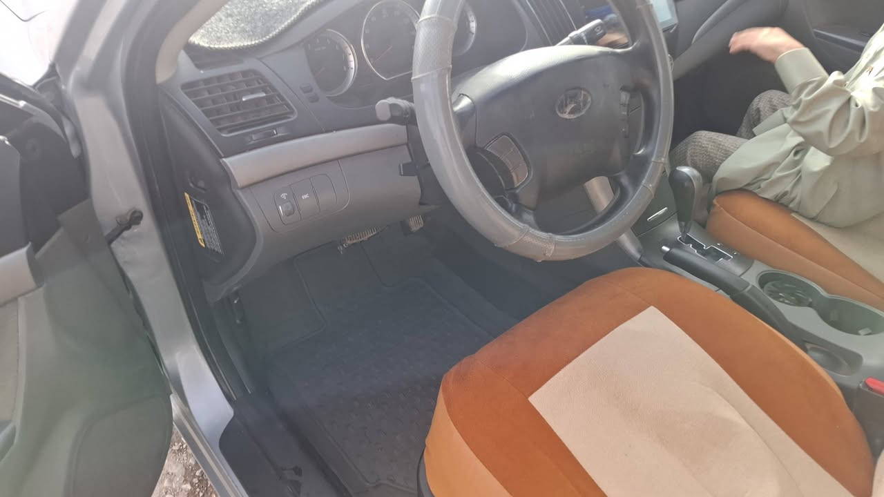 للبيع سوناتا موديل ٢٠١٠ وارد أمريكي كلين بدون حادث.
صار بيه طخة خفيفة شخط بالباب والجاملغ وتبدلن بلاد.
السيارة جديدة جدأ وجاهزة مابيه اي نقص
مكينة كير كفاله حدادية تبريد ثلج
رقم ديالى تحويل مباشر السعر ١٣٠$ وبيه مجال للاتصال ***********
